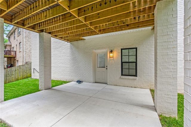 223 Fearrington Drive, Kernersville, NC 27284