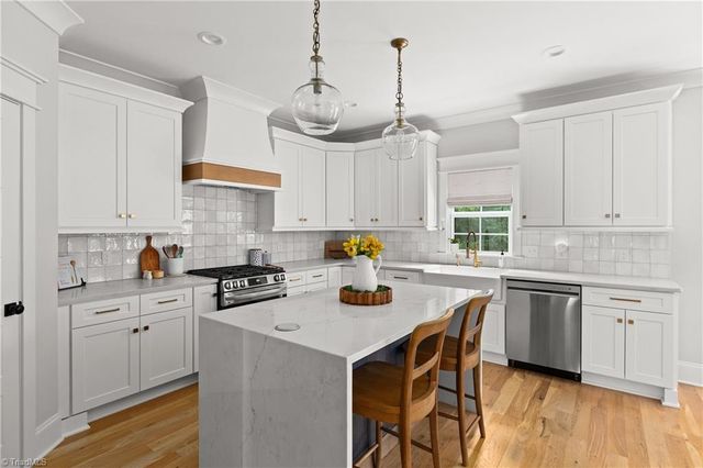 223 Fearrington Drive, Kernersville, NC 27284