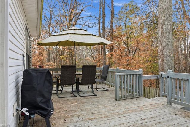 3714 Bridlepath LN, Suffolk, VA 23435