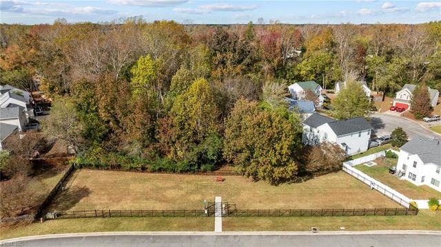 3714 Bridlepath LN, Suffolk, VA 23435