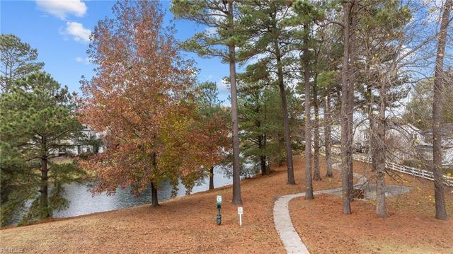 3714 Bridlepath LN, Suffolk, VA 23435