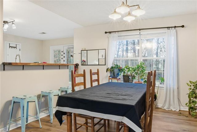 3714 Bridlepath LN, Suffolk, VA 23435