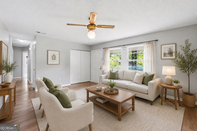 4 Lucian Circle, Savannah, GA 31406