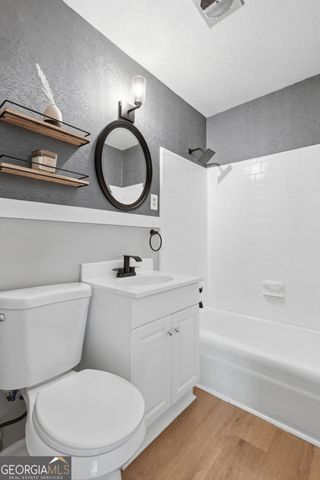 4 Lucian Circle, Savannah, GA 31406