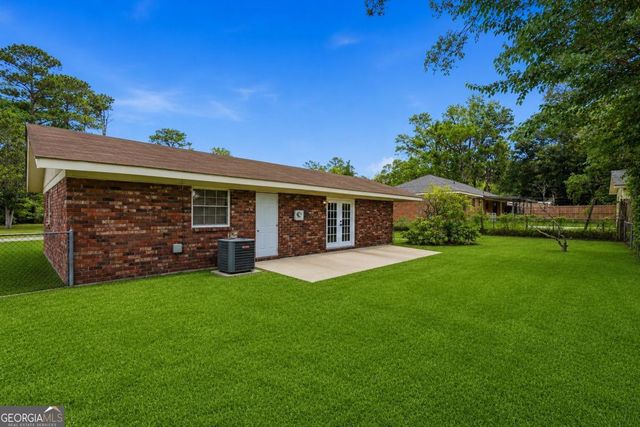 4 Lucian Circle, Savannah, GA 31406