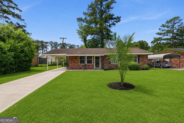 4 Lucian Circle, Savannah, GA 31406