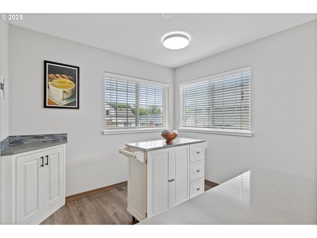 1012 E FOOTHILLS Dr, Newberg, OR 97132
