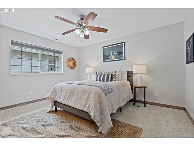 1012 E FOOTHILLS Dr, Newberg, OR 97132