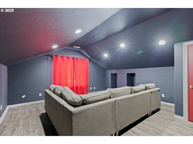 1012 E FOOTHILLS Dr, Newberg, OR 97132