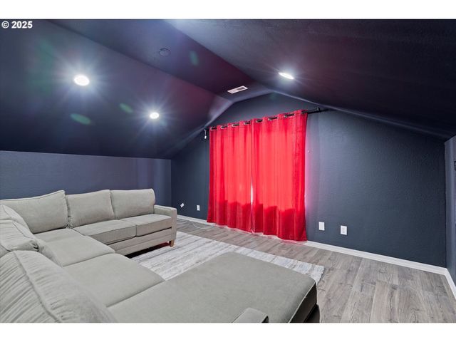 1012 E FOOTHILLS Dr, Newberg, OR 97132