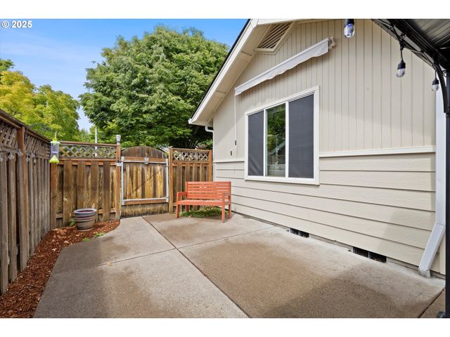 1012 E FOOTHILLS Dr, Newberg, OR 97132