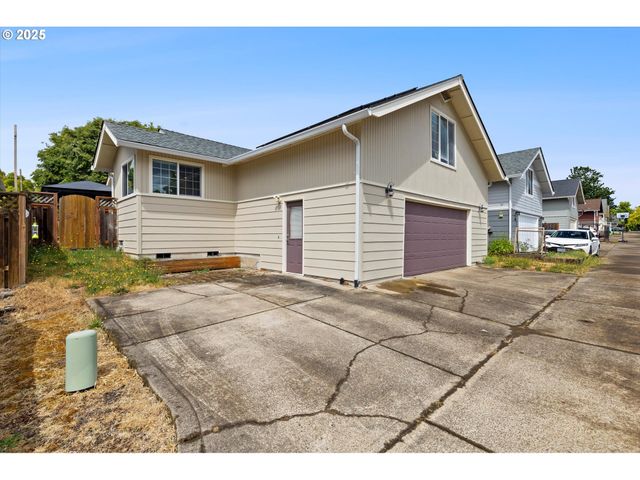 1012 E FOOTHILLS Dr, Newberg, OR 97132
