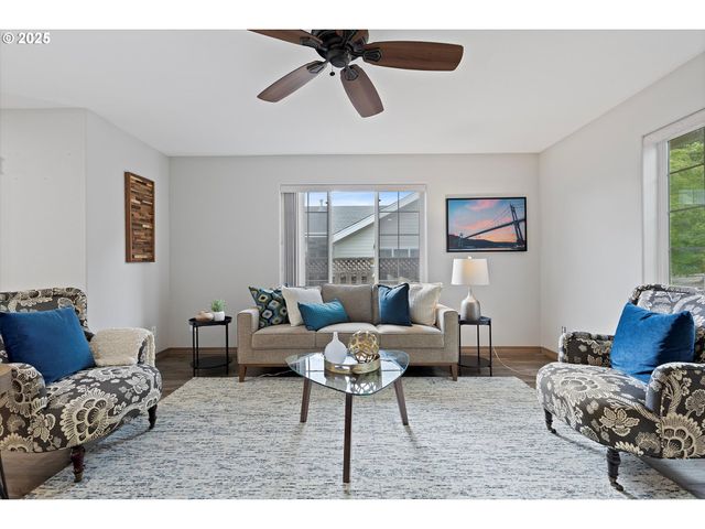 1012 E FOOTHILLS Dr, Newberg, OR 97132