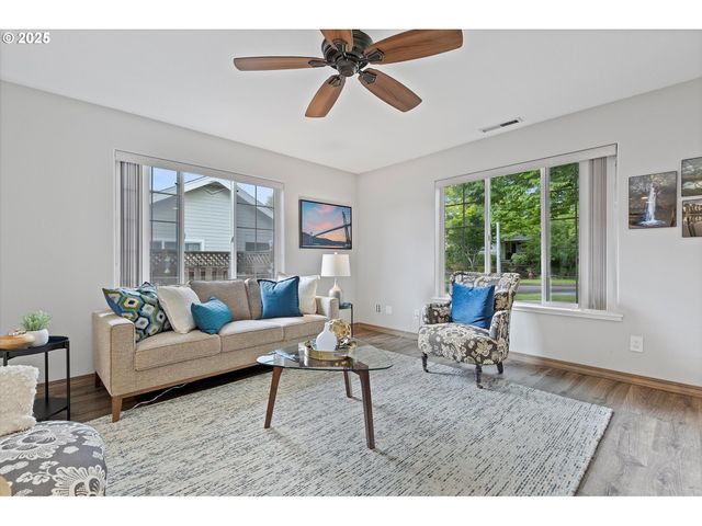 1012 E FOOTHILLS Dr, Newberg, OR 97132