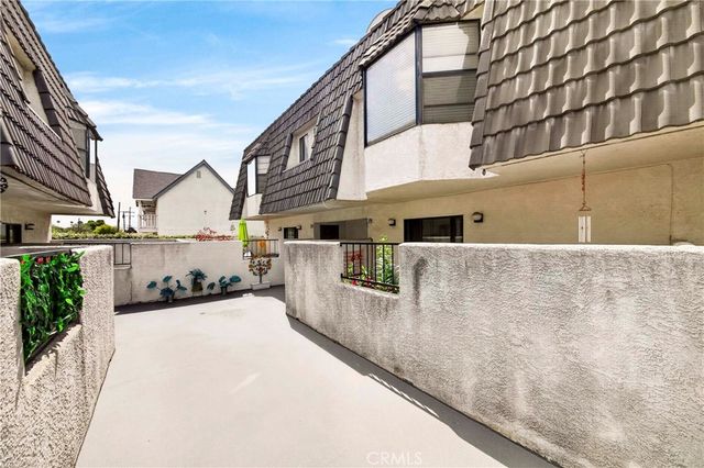 14928 Halldale 19, Gardena, CA 90247