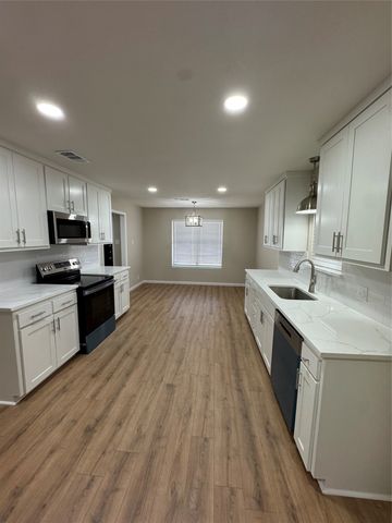 614 W Woodard Street, Denison, TX 75020