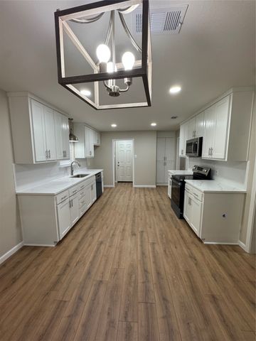 614 W Woodard Street, Denison, TX 75020