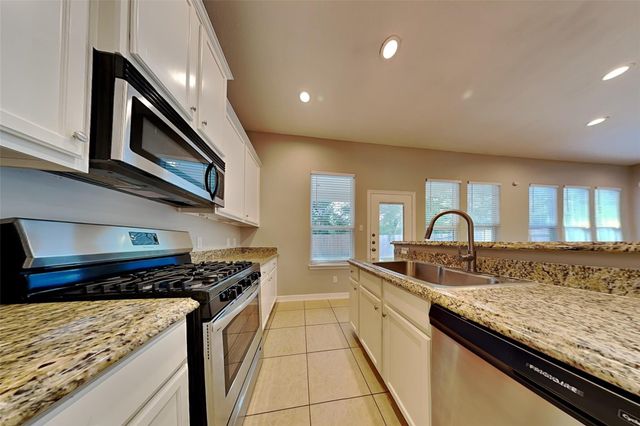 10212 Stone Gate Drive, Conroe, TX 77385
