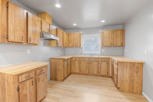 725 N IRWIN AVENUE, Green Bay, WI 54302