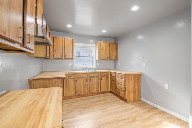 725 N IRWIN AVENUE, Green Bay, WI 54302