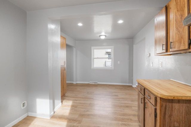 725 N IRWIN AVENUE, Green Bay, WI 54302