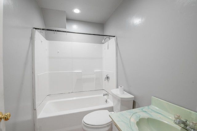 725 N IRWIN AVENUE, Green Bay, WI 54302