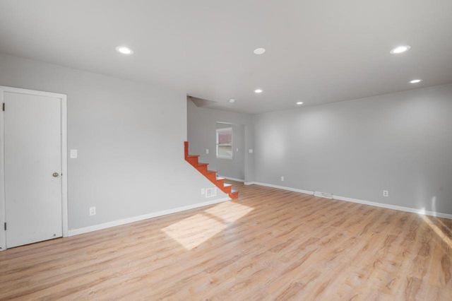 725 N IRWIN AVENUE, Green Bay, WI 54302