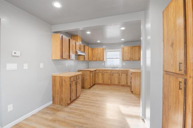 725 N IRWIN AVENUE, Green Bay, WI 54302