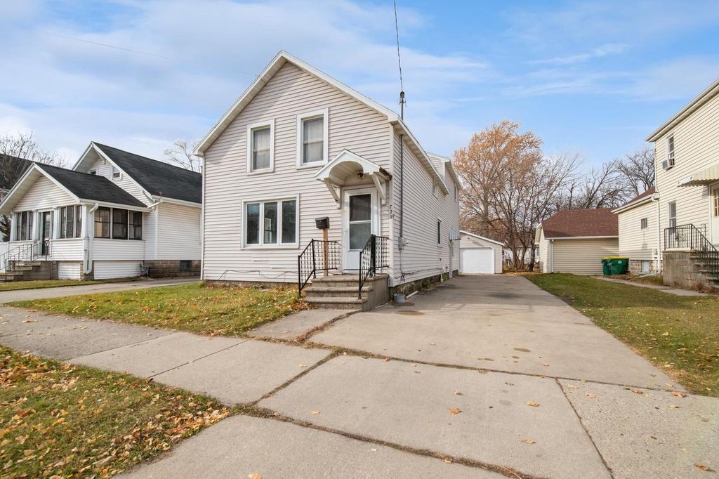 725 N IRWIN AVENUE, Green Bay, WI 54302