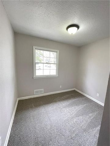 8955 E 54th Street, Raytown, MO 64133