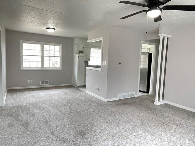 8955 E 54th Street, Raytown, MO 64133