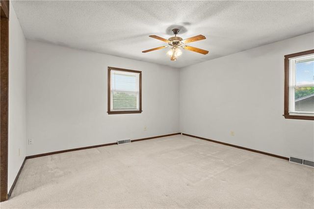 2505 S Whitney Avenue, Independence, MO 64057