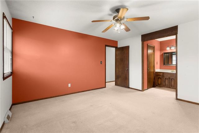 2505 S Whitney Avenue, Independence, MO 64057