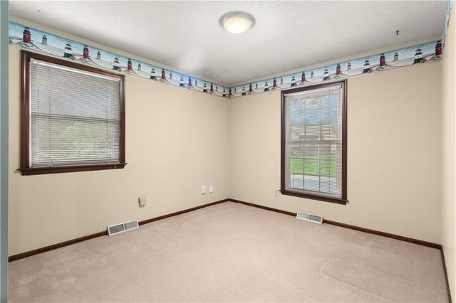 2505 S Whitney Avenue, Independence, MO 64057