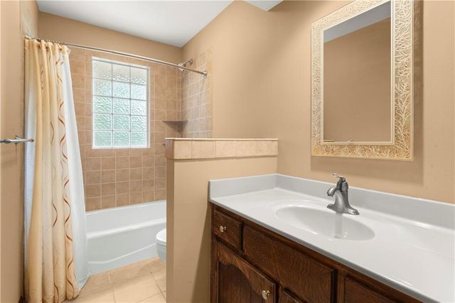 2505 S Whitney Avenue, Independence, MO 64057