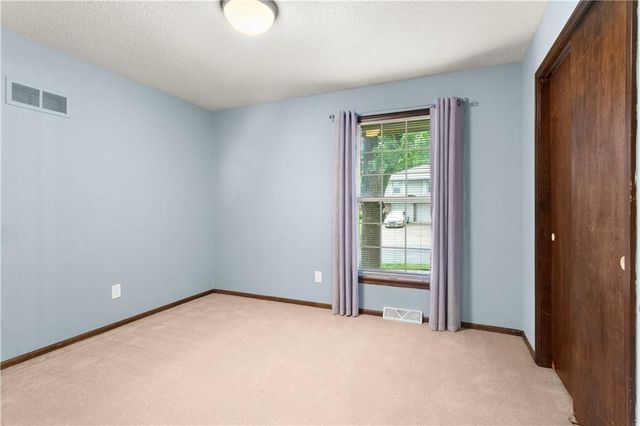 2505 S Whitney Avenue, Independence, MO 64057