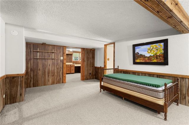 2505 S Whitney Avenue, Independence, MO 64057