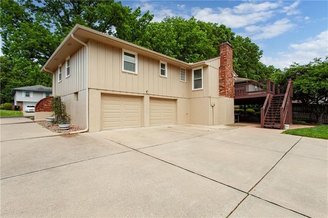 2505 S Whitney Avenue, Independence, MO 64057
