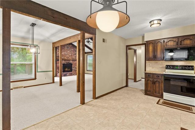 2505 S Whitney Avenue, Independence, MO 64057