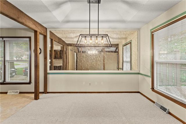 2505 S Whitney Avenue, Independence, MO 64057