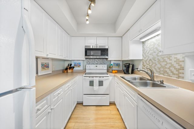 201 S Ocean Blvd Unit 701, North Myrtle Beach, SC 29582