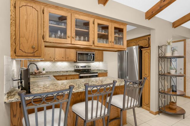 654 Tanglewood Drive, Shoreview, MN 55126