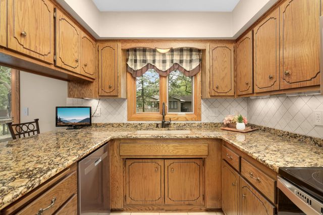 654 Tanglewood Drive, Shoreview, MN 55126