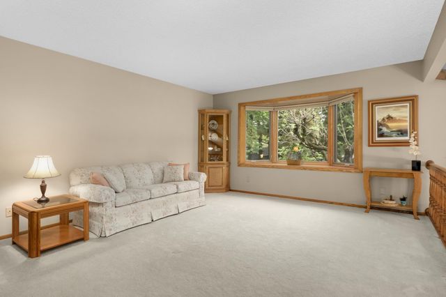 654 Tanglewood Drive, Shoreview, MN 55126