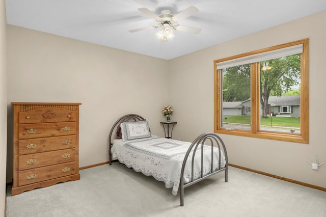 654 Tanglewood Drive, Shoreview, MN 55126