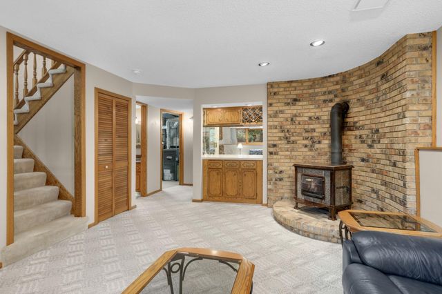 654 Tanglewood Drive, Shoreview, MN 55126