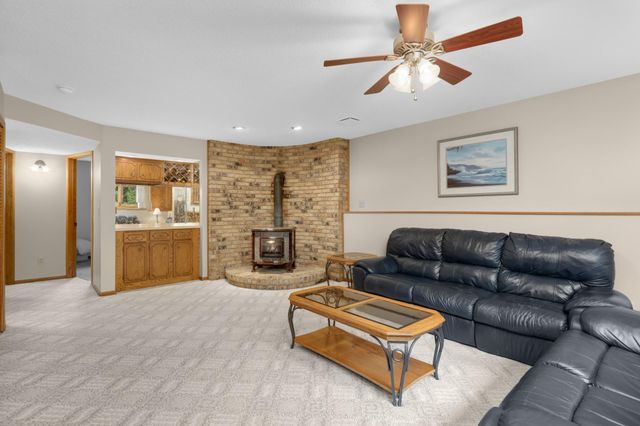 654 Tanglewood Drive, Shoreview, MN 55126