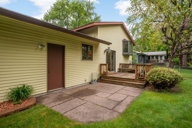 654 Tanglewood Drive, Shoreview, MN 55126