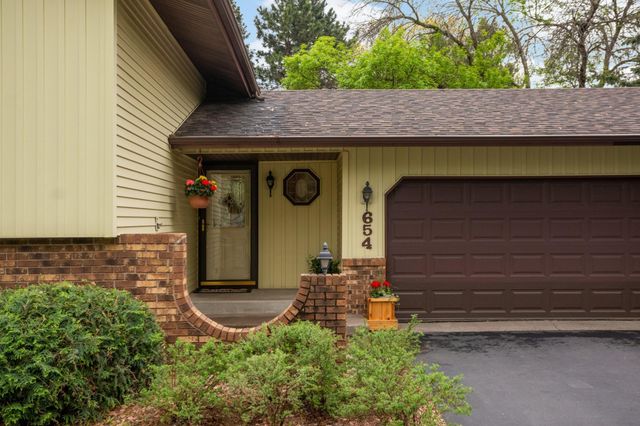 654 Tanglewood Drive, Shoreview, MN 55126