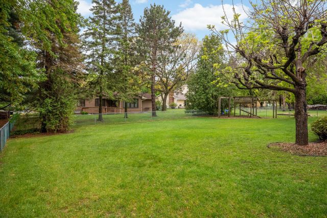 654 Tanglewood Drive, Shoreview, MN 55126